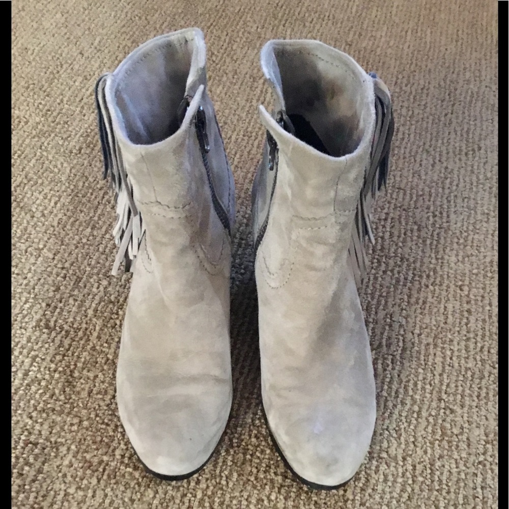 Sam Edelman grey fringed zippered booties.